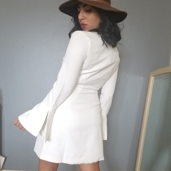 🏷CLEARANCE LUX WHITE BUTTON DRESS - Picture 2 of 7